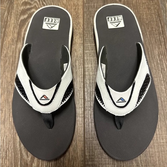 REEF men’s Fanning Low Flip Flop Sandals With Bottle Opener